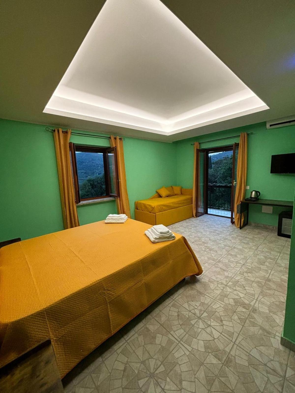 Domus Arco Romano Guest House Itri Buitenkant foto