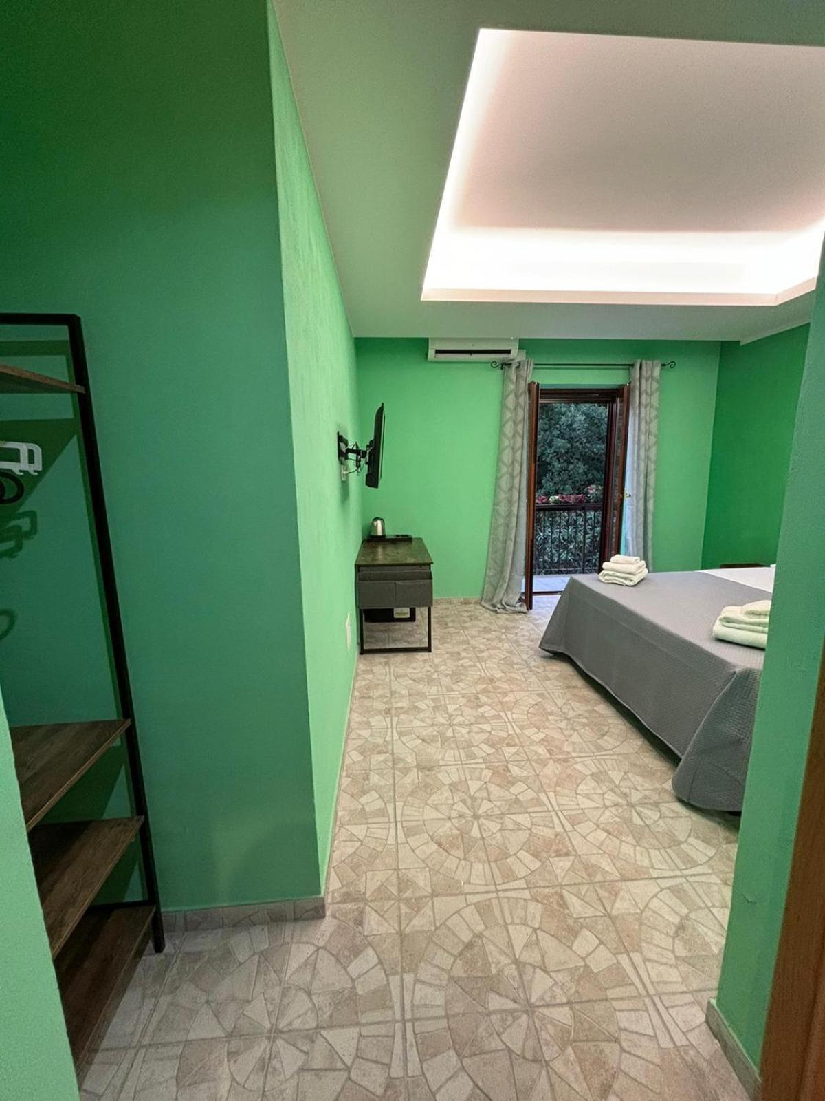 Domus Arco Romano Guest House Itri Buitenkant foto