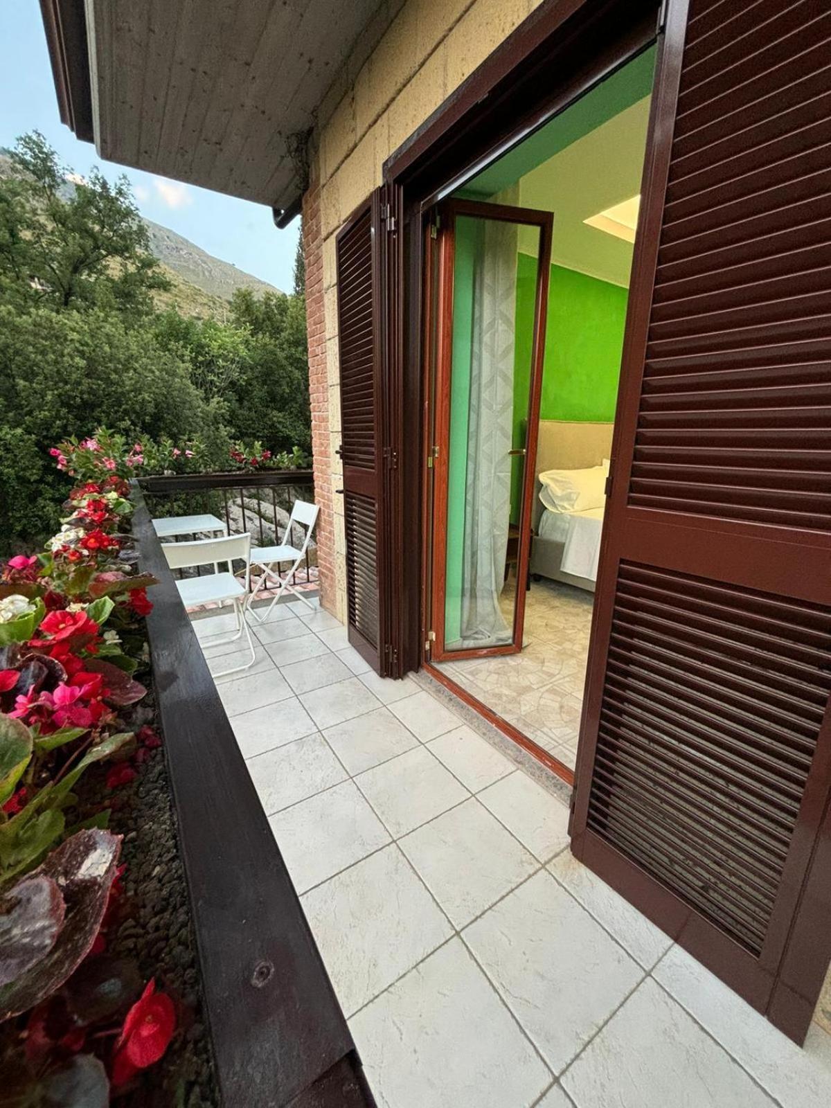 Domus Arco Romano Guest House Itri Buitenkant foto